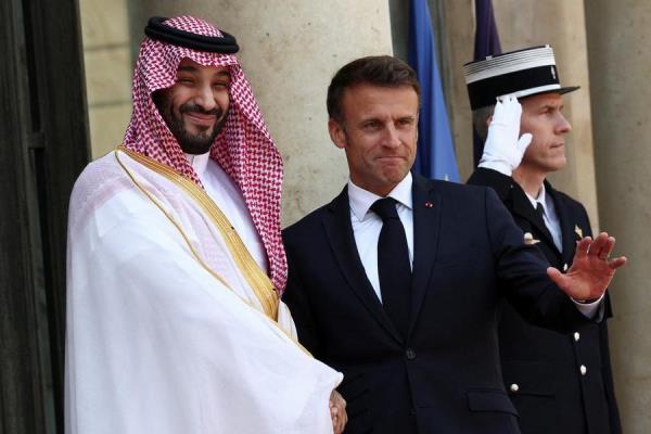 沙特王储马克龙在巴黎举行了广泛会谈