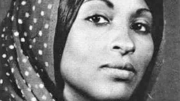苏丹女演员Asia Abdelmajid在喀土穆的交火中丧生